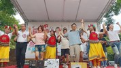 02 局長張峯源與表演人員共舞