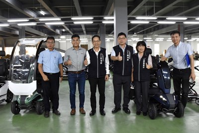 中市府經發局長張峯源走訪在地產業-專精輔具的-台灣維順工業股份有限公司-_0