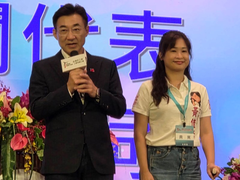 02 江啟臣副院長攜手黃佳恬議員致詞