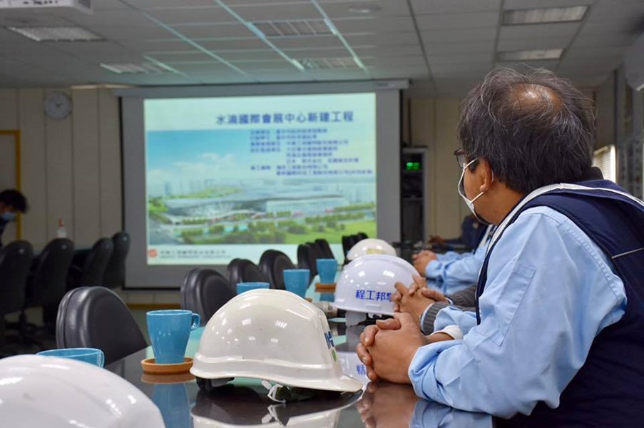 經發局張局長視察水湳國際會展中心工程進度 (3)