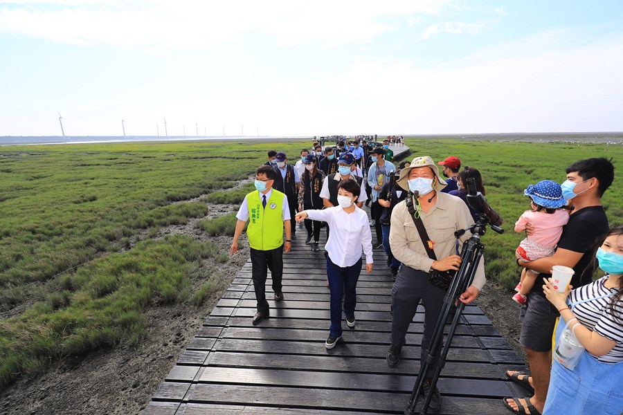 視察高美濕地人流管制-盧市長-假要放-防疫也要做