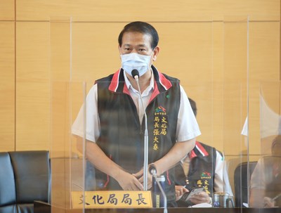 文化局長張大春表示,市府透過線上劇場、表演藝術徵件等計畫,鼓勵團隊多元創作累積能量,紓困總經費達700萬元。