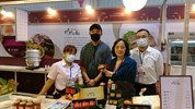 09-2020經典臺菜美食展合影-經發局倪世齡主秘、業者臺中担仔麵