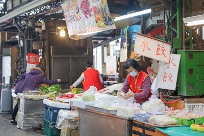 中市防疫-紓困雙軌並行-公有市場攤商租金打9折