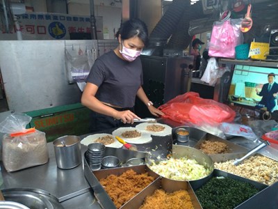 忠孝路觀光夜市-忠孝潤餅