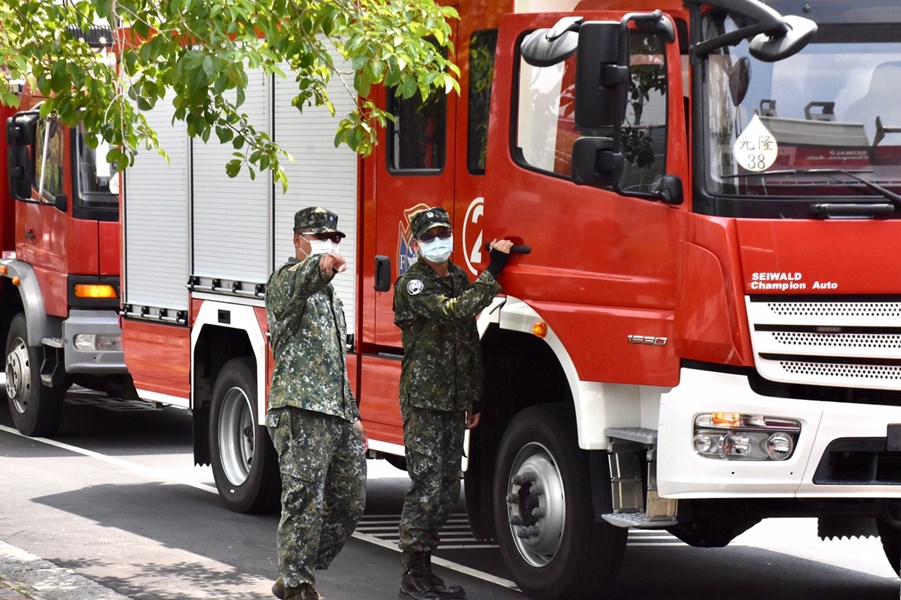 03感謝國軍水車78輛支援本市醫療、學校及社福機構送水任務