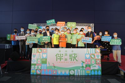 羅布森伴城路跑 大合照1