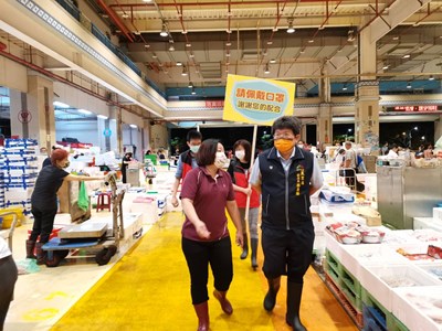 全力圍堵疫情 中市農業局稽查農產批發市場防疫