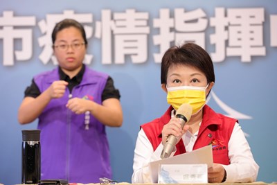 盧市長:台中市民外出務必全程戴口罩
