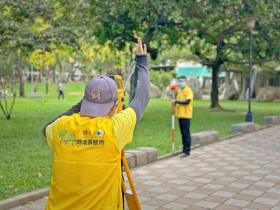台中疫情風險已由「中高級」降為「中級」,即日起將依原收件次序陸續寄發複丈定期通知書