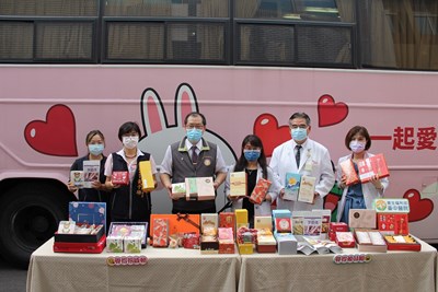 台中市工商發展投資策進會、台中市糕餅商業同業公會聯合響應醫護捐血活動,邀請糕餅業者暖心相挺