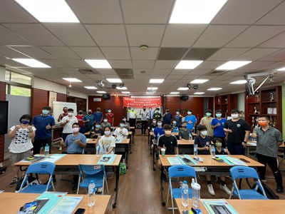 培養足球基層專業人力 中市足球C級裁判講習登場 參與學員合影