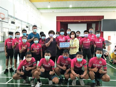 聆聽學校體育發展需求 中市府到校關懷運動選手、教練
