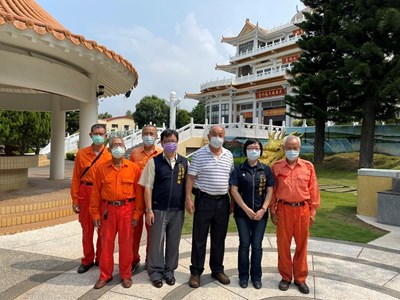 共同守護台中路品 建設局頒發道路修補志工感謝狀