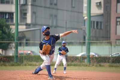 台中金龍盃社區少棒錦標賽開打 棒球小將展球技