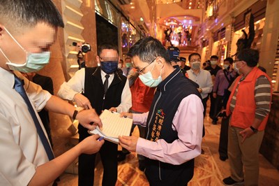 中央開放八大行業逐步解封 中市府將受理申請復業