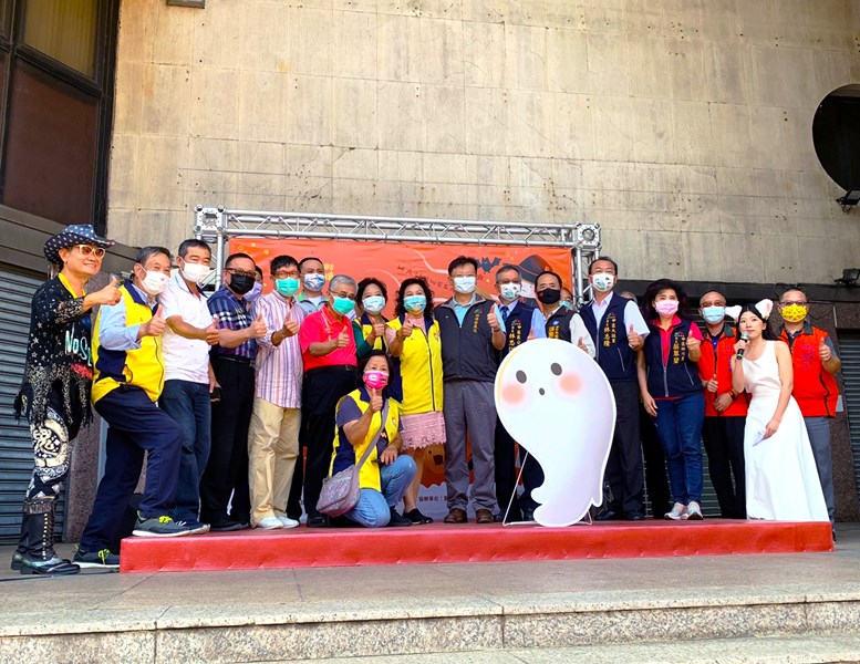 Trick or Treat!自由路商圈-HELLO WIN討糖趣 - 大合照