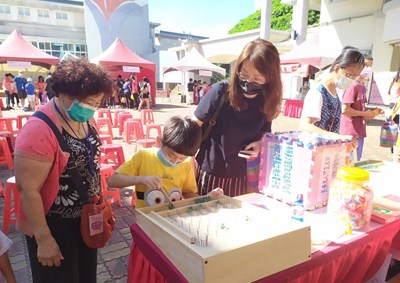 體驗古早童玩樂趣 中市豐原戶政創意推廣人口政策