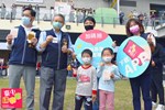 中區嘉年華 鐵道市集 - 台中市令狐榮達與幸運兒合影