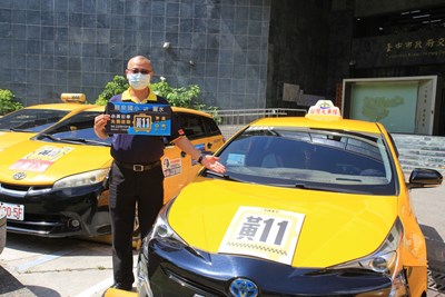 配合第3劑疫苗快打站 中市交通局加開小黃公車免費預約搭乘