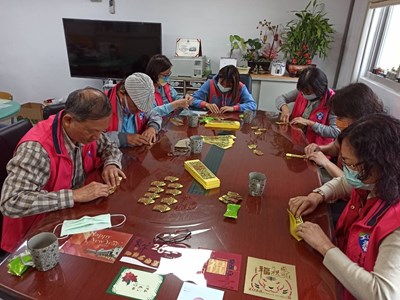 由反毒志工虔心敬摺,每日限量500個,將於活動當日送給闖關完成的民眾,祈求媽祖庇佑民眾平安健康
