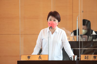 兒童BNT疫苗9.3萬劑抵台中 盧市長:守護兒童明起開打