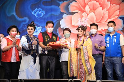 霧峰南天宮明華園開演 盧市長:看見歌仔戲優美面貌