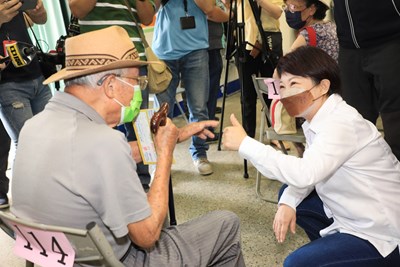 盧市長視察長者快打站  優化服務獲民眾肯定