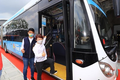 台中市長盧秀燕上任後實施「雙十公車政策」,市民專享搭公車10公里內免費