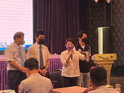 中市公私立高國中校長會議 盧市長:感謝學校齊心抗疫