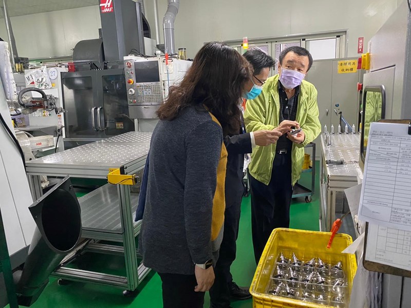07 張峯源局長率招商小組拜訪企業，關心投資擴廠進度