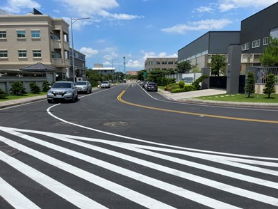 堤南路車道及豐工東路道路路面之養護1